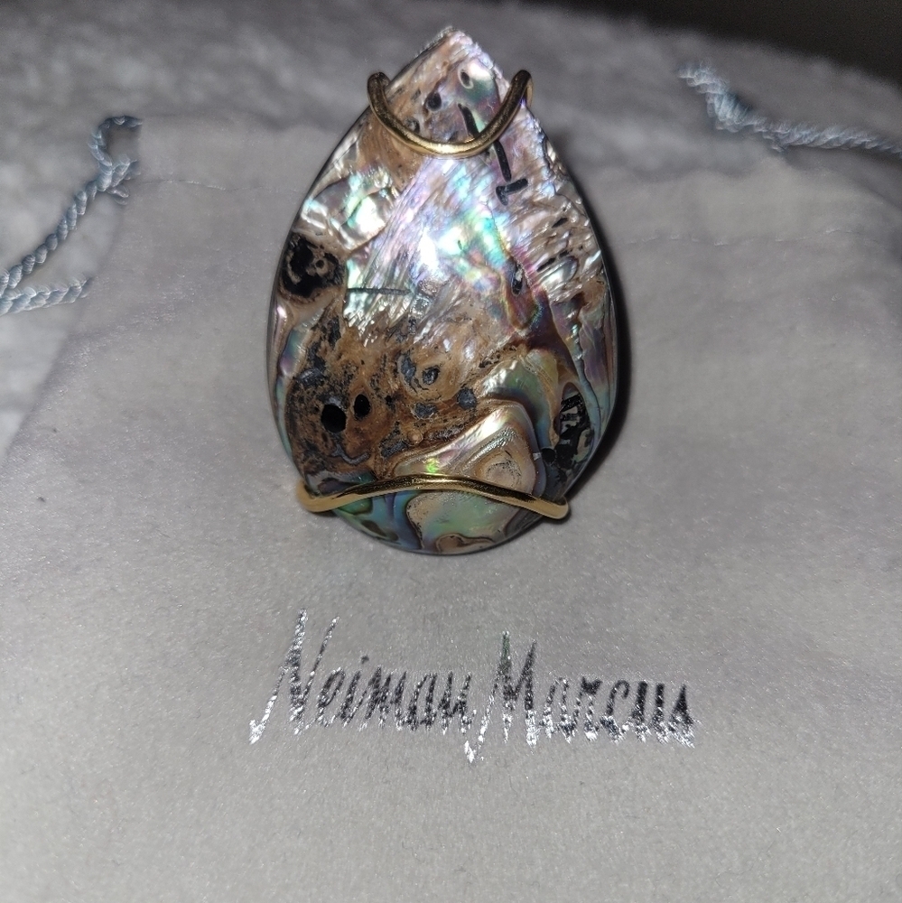 Neiman Marcus Devon Leigh Abalone Teardrop Ring 18k plated - Picture 4 of 8
